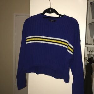 Cozy, cropped, 90’s style sweater